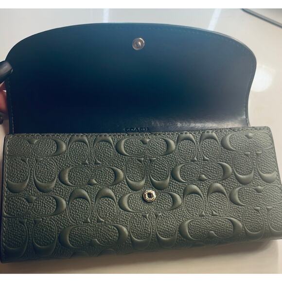 NWOT COACH Limited Edition Green and Gold Leather Long Wallet - Picture 2 of 7